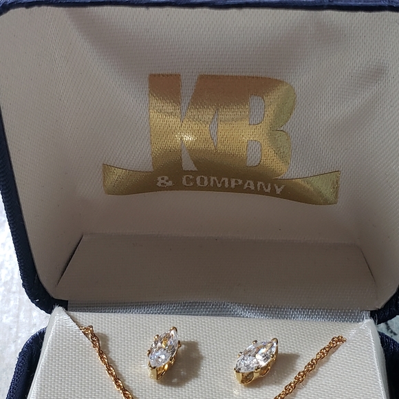 KB Necklace and Earrings Set. - Picture 11 of 11